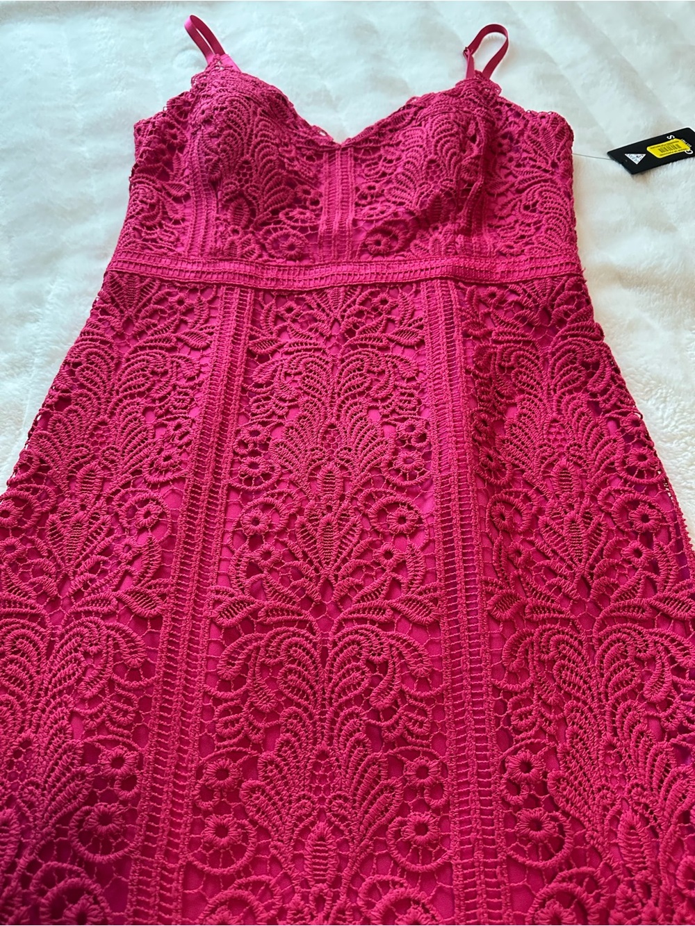 Guess pink Fuchsia Lace Cocktail Dress NWT sz 8 Flounce Hem built in bra
